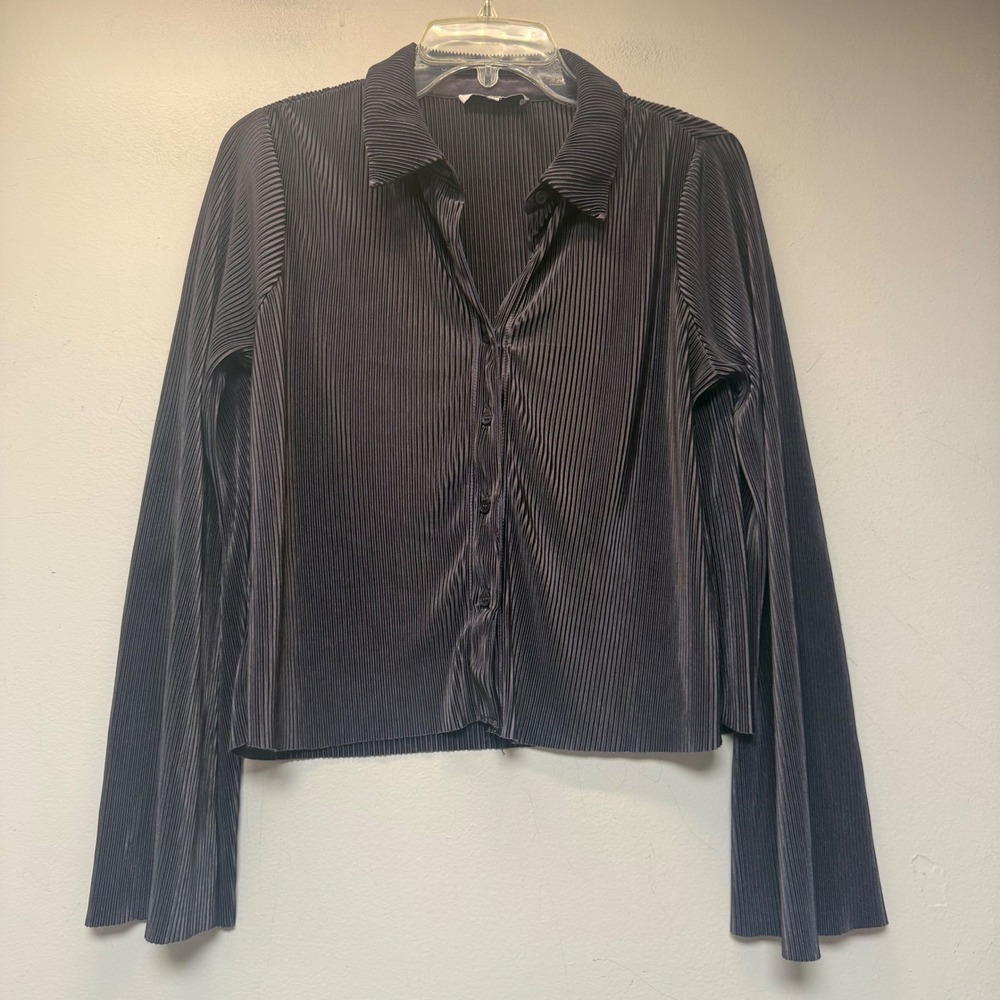 RO & DE Pleated Button Down Shirt Womens Small Gray Excellent Plisse AGU513467